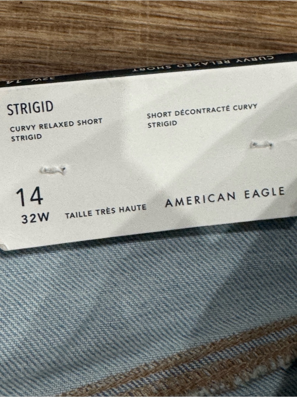 NWT American Eagle Curvy Relaxed High-Rise Denim Shorts Light Wash Size 14 (32W) - Picture 4 of 6